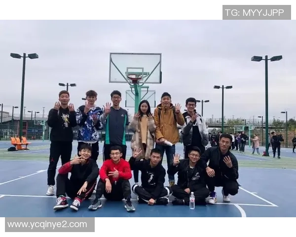 南京篮球队在邀请赛中的团队协作表现分析与点评